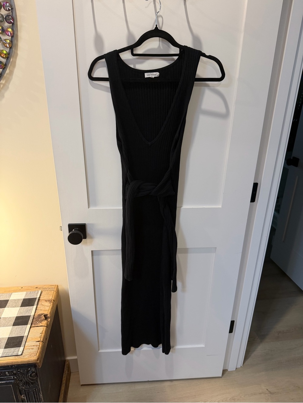 Good American Black Ribbed Sleeveless V-Neck Midi Dress with Waist Tie